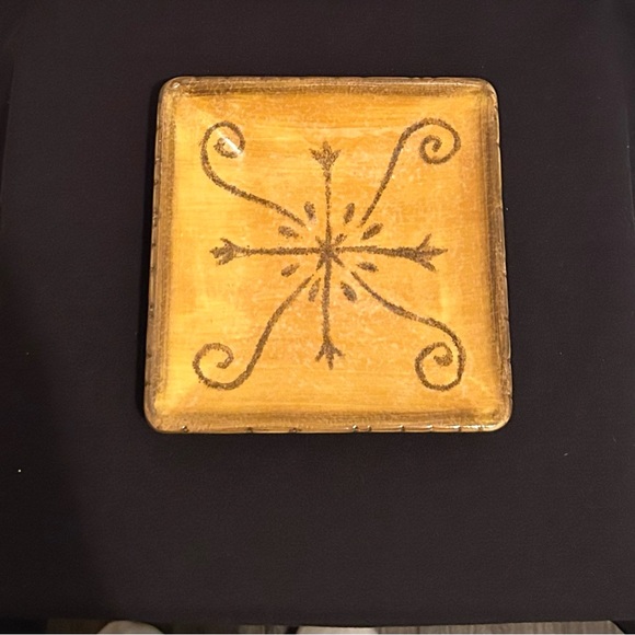 6.75” Clay Art serving plate. - Picture 2 of 7
